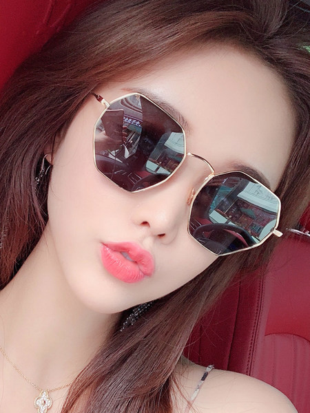 Jauns polarizēto sieviešu briļļu modelis ar plānu rāmi