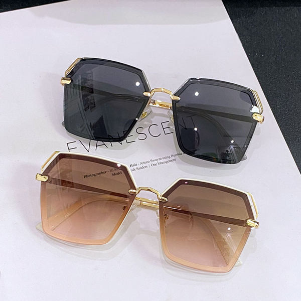 Modernas saulesbrilles - sievietēm