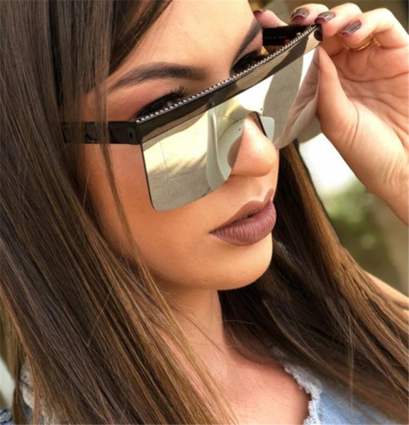 Mūsdienīgas brilles ar brilles tipa maskas kvadrātveida formu