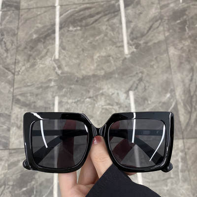 Дамски квадратни очила с широка рамка