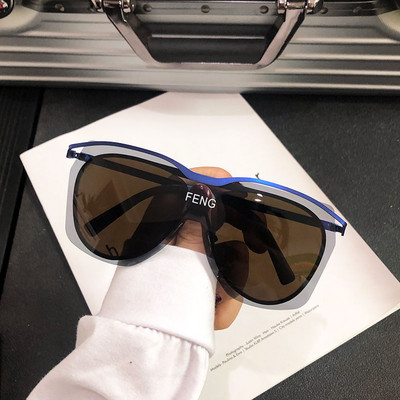 Нов модел слънчеви очила с надпис