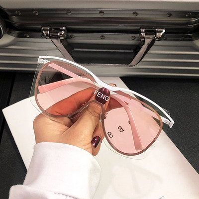 Нов модел слънчеви очила с надпис