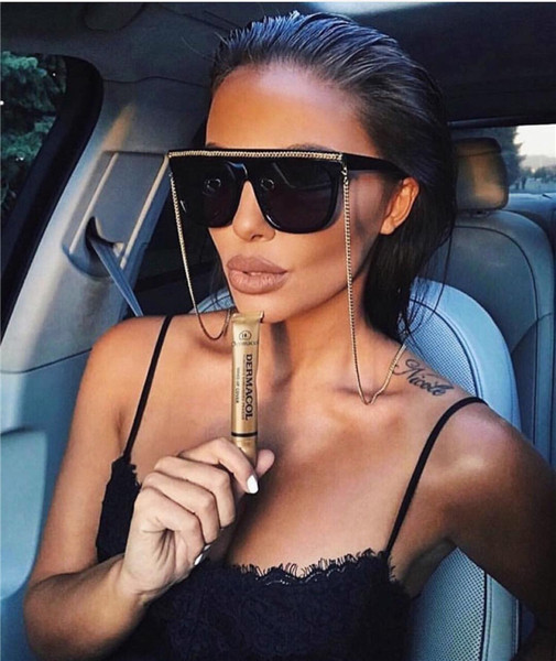 Modernas sieviešu brilles ar metāla elementu