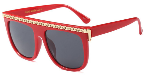 Modernas sieviešu brilles ar metāla elementu