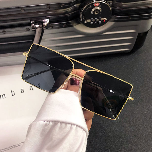 Ženske moderne četvrtaste naočale