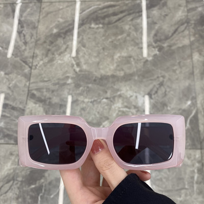 Moteriški akiniai nestandartinės formos – kelių spalvų