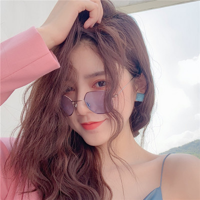 Sieviešu modernas retro brilles ar plānu rāmi