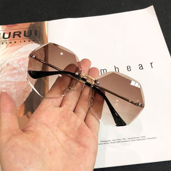 Sieviešu apaļas brilles ar krāsainām lēcām