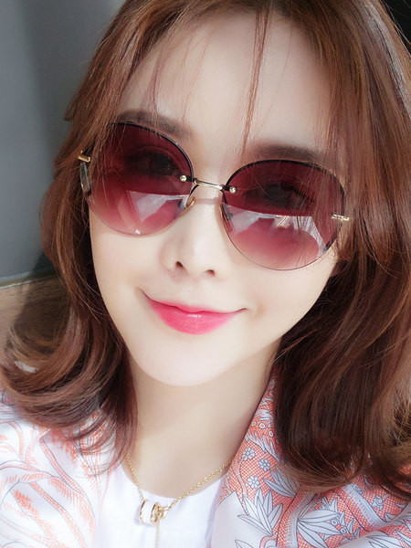 Jauns polarizēto sieviešu saulesbriļļu modelis