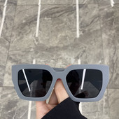 Sieviešu brilles ar platu rāmi