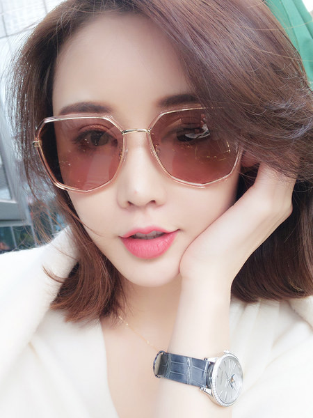 Polarizētas saulesbrilles sievietēm vairākās krāsās