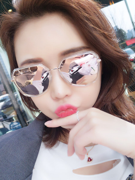 Polarizētas saulesbrilles sievietēm vairākās krāsās