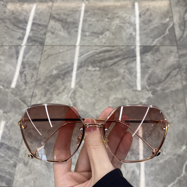 Ochelari de damă cu bretele subțiri - formă rotundă