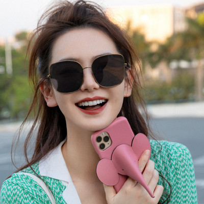 Γυναικεία κομψά γυαλιά σε τετράγωνο σχήμα και λεπτό πλαίσιο