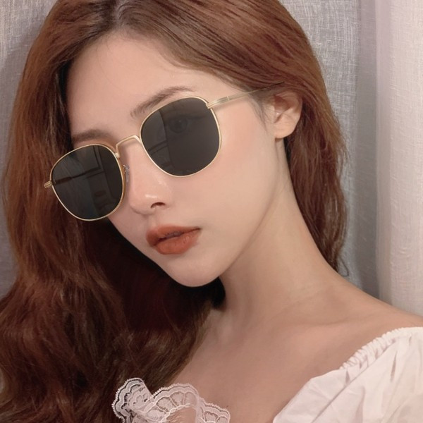 Sieviešu modernas apaļas saulesbrilles ar plānu rāmi