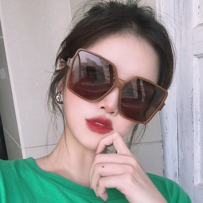 Sieviešu modernas kvadrātveida saulesbrilles