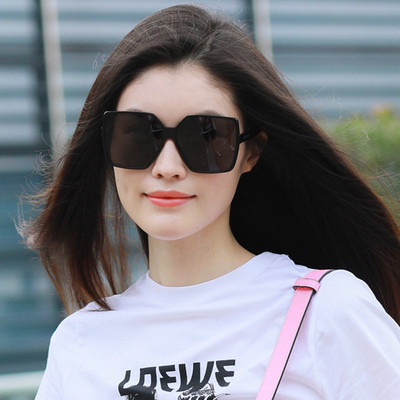 Sieviešu modernas kvadrātveida saulesbrilles