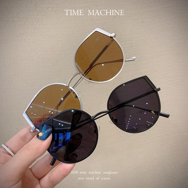 Jauns sieviešu briļļu modelis ar UV aizsardzību un plānu rāmi