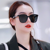 Ochelari de soare de dama actuali in forma patrata cu efect de oglinda