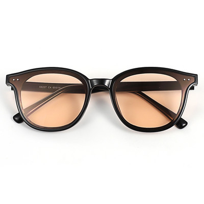 Γυναικεία γυαλιά ηλίου με πολωμένους φακούς