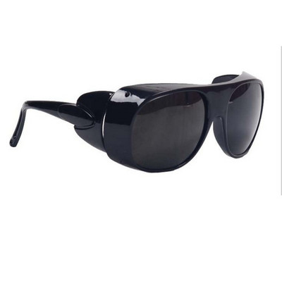 Jauns sieviešu briļļu modelis trīs krāsās