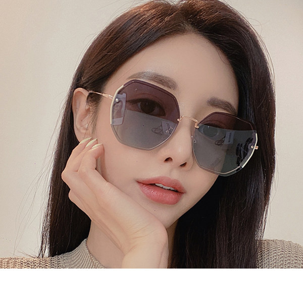 Jauns polarizēto sieviešu briļļu modelis ar metāla rāmi