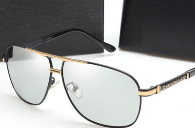 Pašreizējās vīriešu polarizētās nakts redzamības brilles divos modeļos