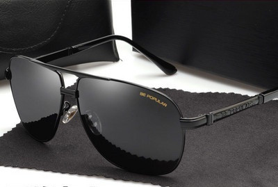 Pašreizējās vīriešu polarizētās nakts redzamības brilles divos modeļos