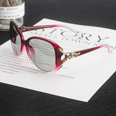 Sieviešu brilles ar platu rāmi un metāla apdari - vairāki modeļi