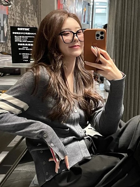 Jauns sieviešu saulesbriļļu modelis ar spilgtām lēcām