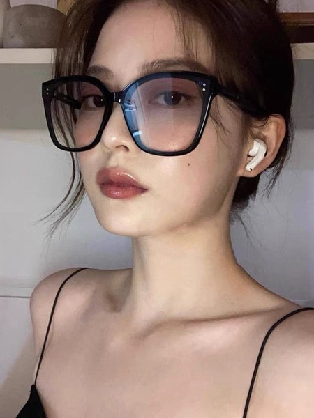 Jauns sieviešu saulesbriļļu modelis ar spilgtām lēcām