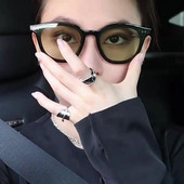 Sieviešu brilles ar platu rāmi četrās krāsās