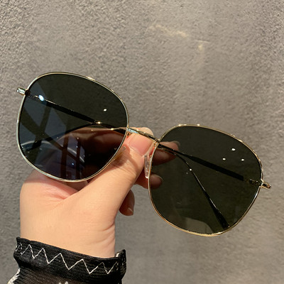 Sieviešu ikdienas brilles apaļā formā ar plānu rāmi