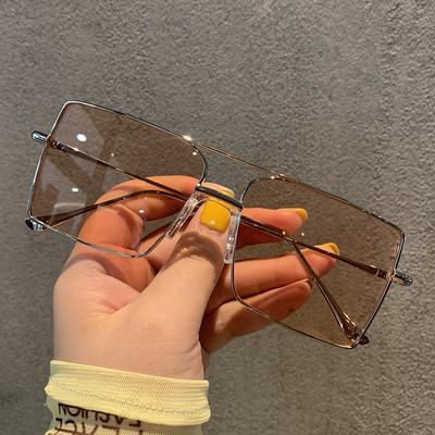 Ochelari de soare pătrați de damă cu ramă subțire