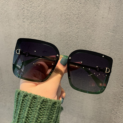 Sieviešu polarizētās saulesbrilles kvadrāta formā