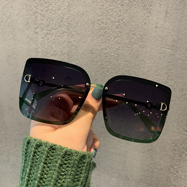 Sieviešu polarizētās saulesbrilles kvadrāta formā