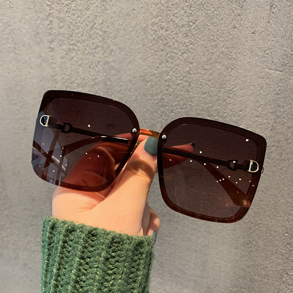 Sieviešu polarizētās saulesbrilles kvadrāta formā