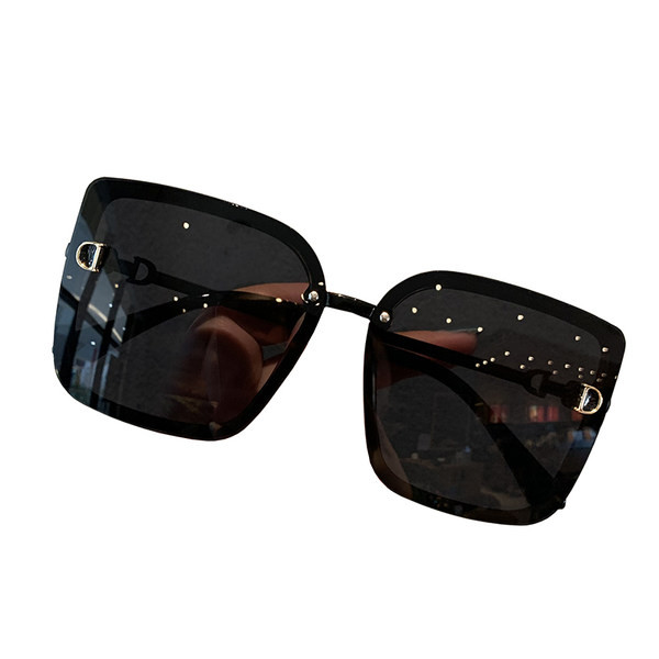 Sieviešu polarizētās saulesbrilles kvadrāta formā