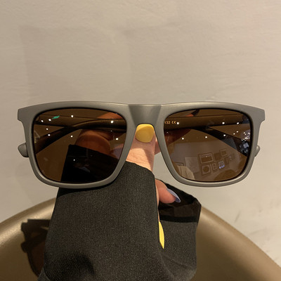 Sieviešu stilīgas polarizētās brilles kvadrāta formā