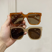 Sieviešu kvadrātveida saulesbrilles