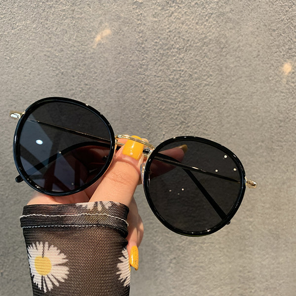 Stilīgas sieviešu apaļas brilles retro stilā ar plānu rāmi