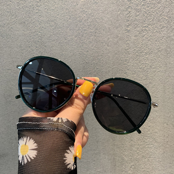 Stilīgas sieviešu apaļas brilles retro stilā ar plānu rāmi