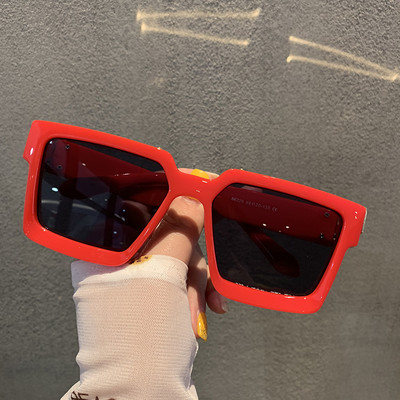 Stilīgas sieviešu brilles kvadrāta formā ar platu rāmi divos modeļos