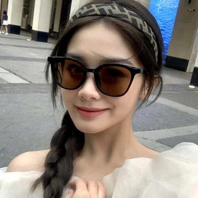 Дамски очила подходящи за всеки ден със слънчева защита