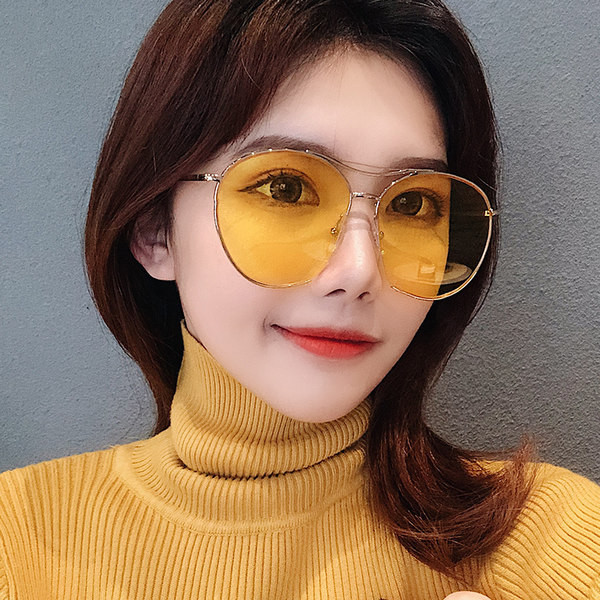 Jauns sieviešu briļļu modelis ar plānu rāmi - apaļa forma