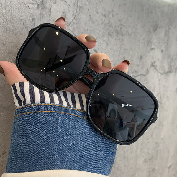 Stilīgas polarizētas sieviešu saulesbrilles