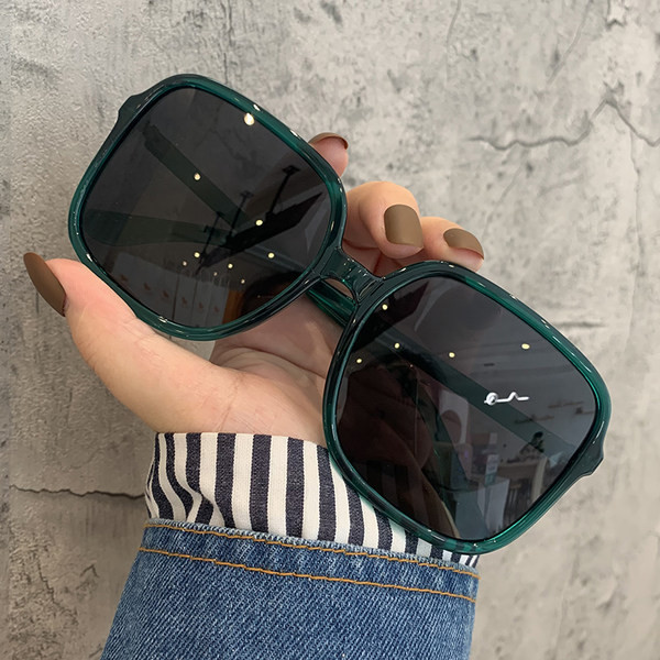 Stilīgas polarizētas sieviešu saulesbrilles