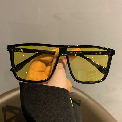 Aktuālās sieviešu polarizētās saulesbrilles kvadrāta formā