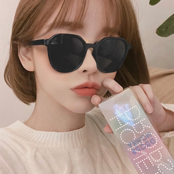 Γυναικεία γυαλιά απλό μοντέλο με λεπτό σκελετό