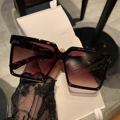 Sieviešu kvadrātveida stilīgas brilles